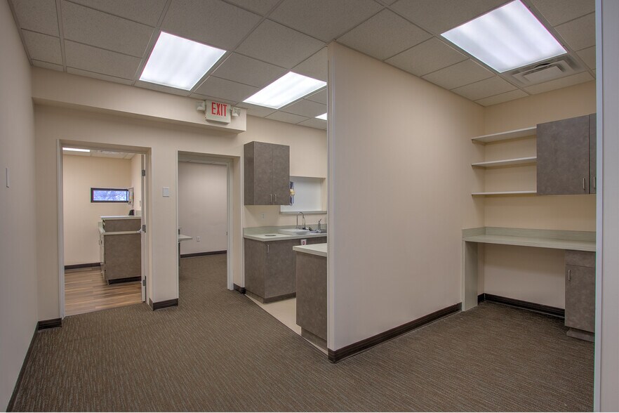 More Photos Of 244 Main St S, Cambridge Storefront Retail Office For Lease