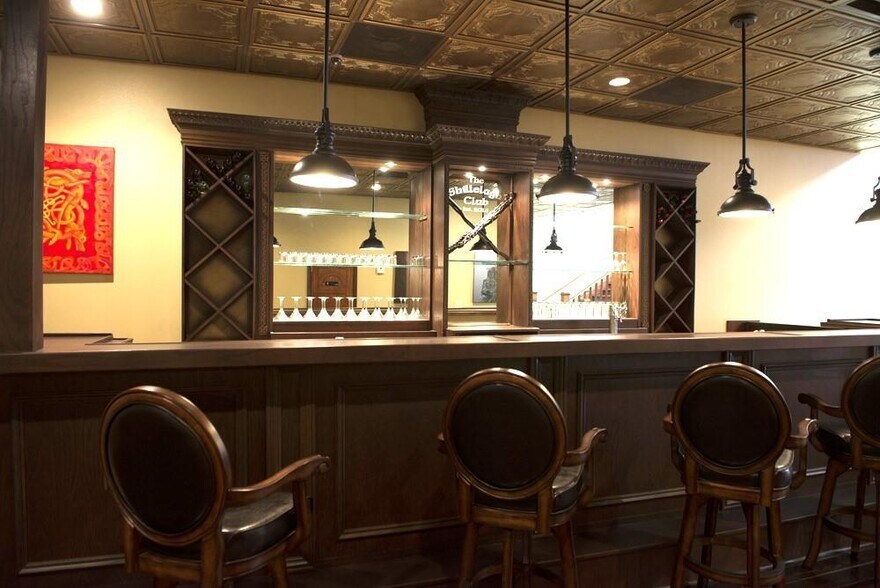 More Photos Of 117 W Walnut St, Rogers Restaurant For Lease