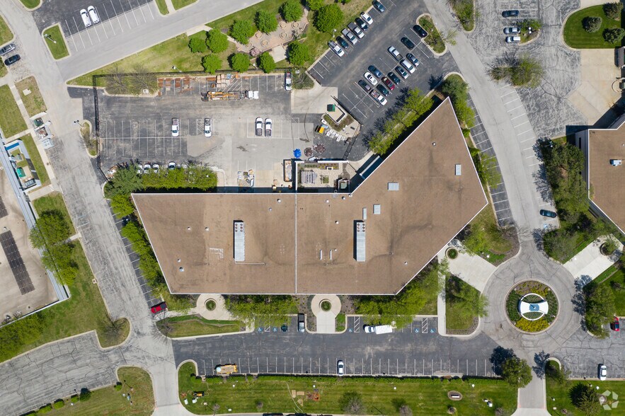 More Photos Of 16025 W 113th St, Lenexa Unknown For Lease