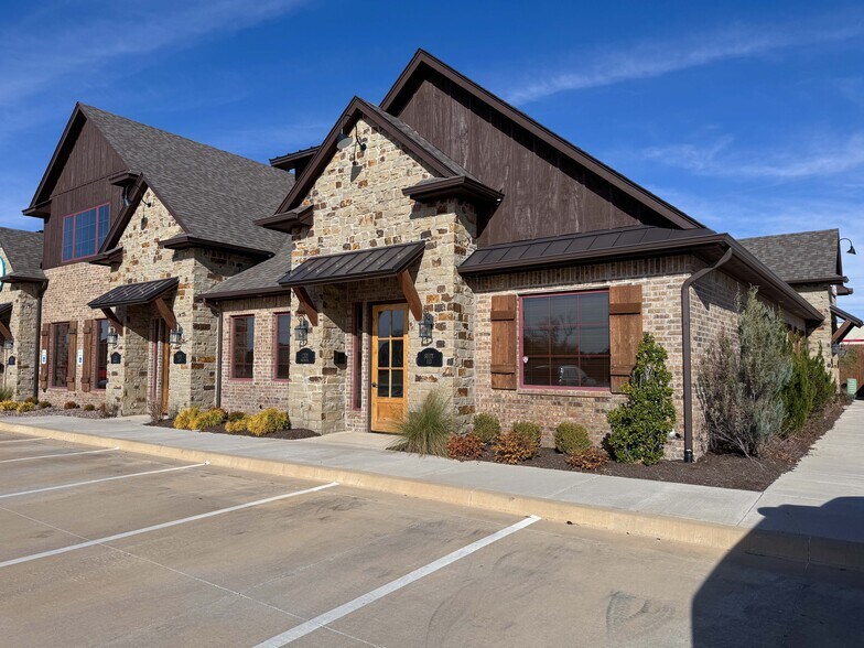 Primary Photo Of 1111 Magnolia Ct, Moore Unknown For Lease