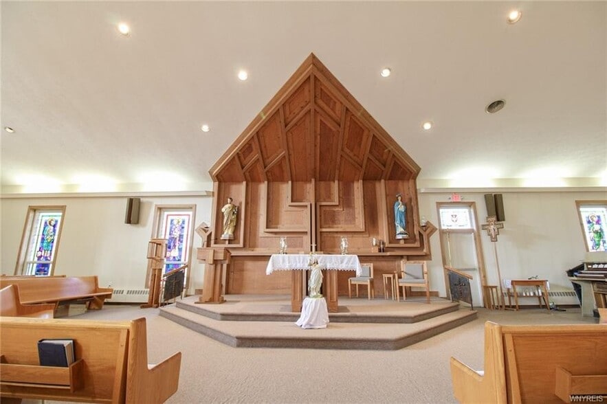 More Photos Of 16789 Kenmore Rd, Kendall Office For Sale