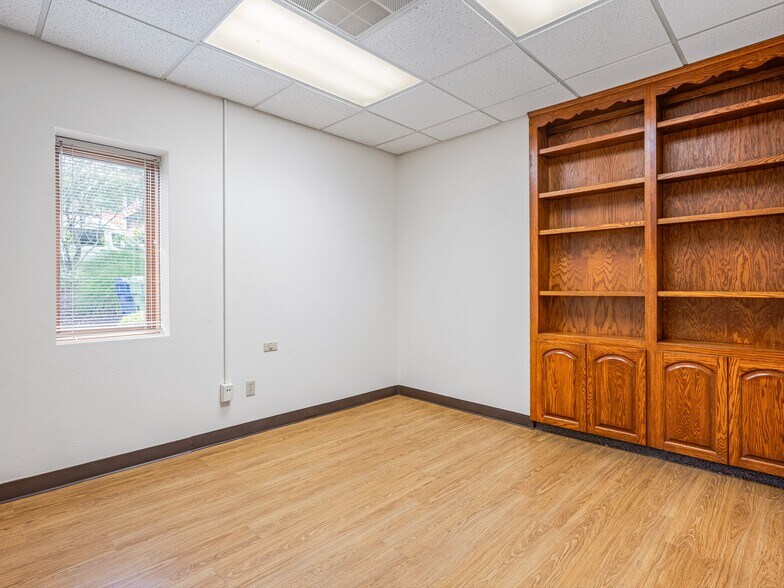 More Photos Of 6 Brooklet St, Asheville Medical For Lease