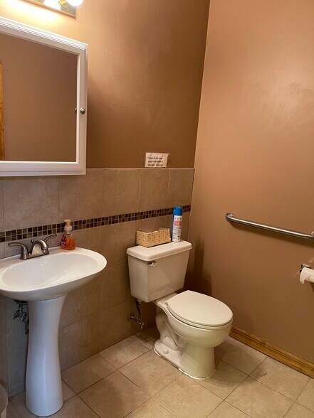 More Photos Of 554 Larkfield Rd, East Northport Medical For Sale