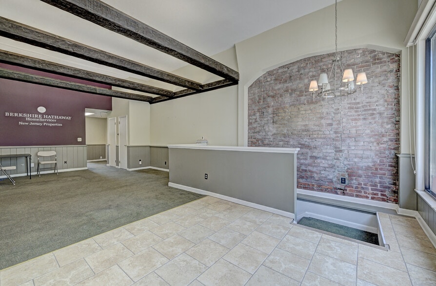 More Photos Of 528-538 Bloomfield Ave, Verona Storefront For Lease