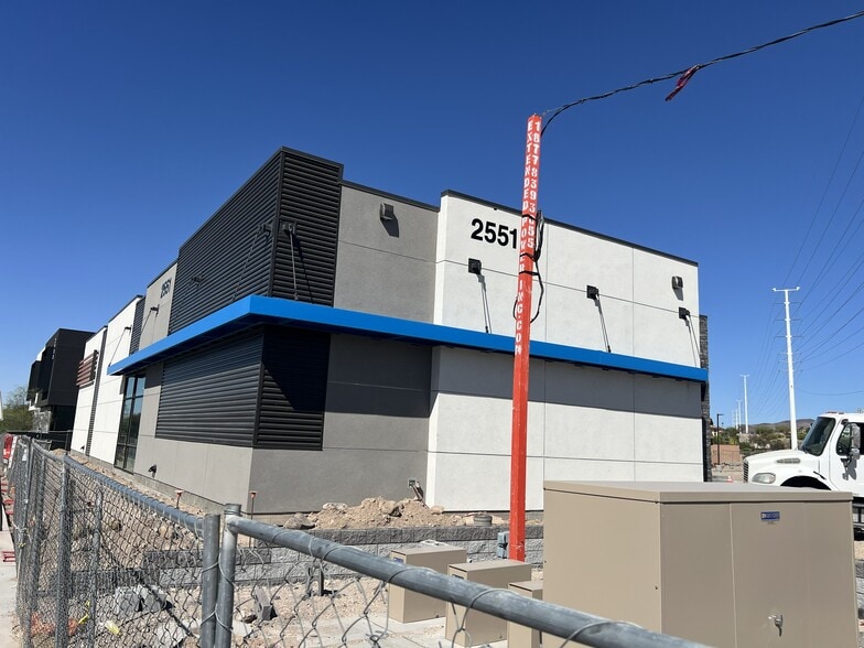 More Photos Of 2551 W Horizon Ridge Pky, Henderson Office For Lease