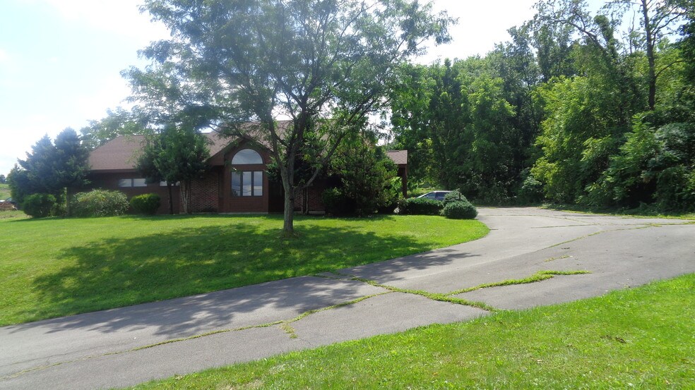 More Photos Of 1372 State Route 5, Chittenango Office For Lease