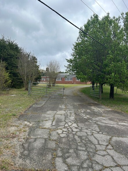 More Photos Of 2335 NC Highway 87, Reidsville Specialty For Sale