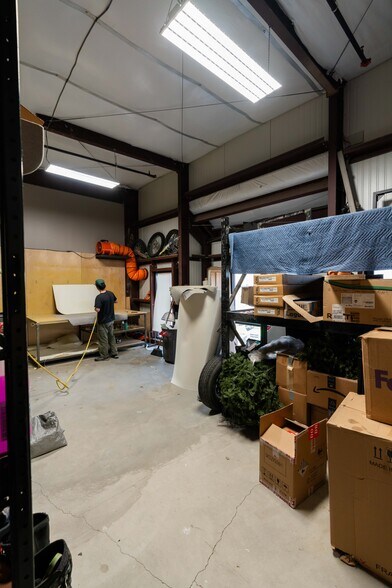 More Photos Of 3000 Airport Dr, Erie Light Manufacturing For Sale