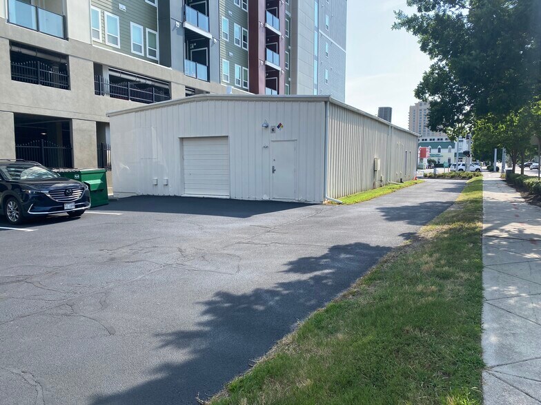 More Photos Of 3000 Baltic Ave, Virginia Beach Light Manufacturing For Sale