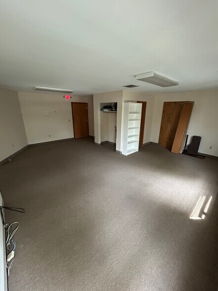 More Photos Of 200 Industrial Pky, Chagrin Falls Medical For Lease