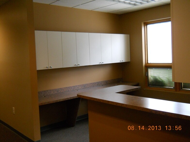 More Photos Of 1543 State Route 27, Somerset Medical For Lease