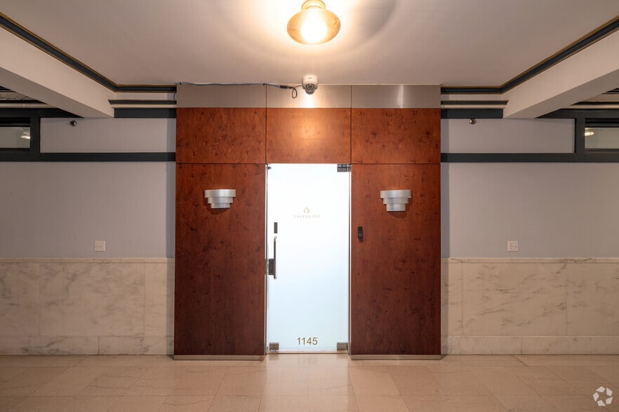 More Photos Of 25 SE 2nd Ave, Miami Office For Lease