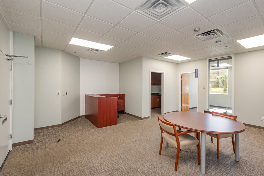 More Photos Of 7825 Baymeadows Way, Jacksonville Office For Sale