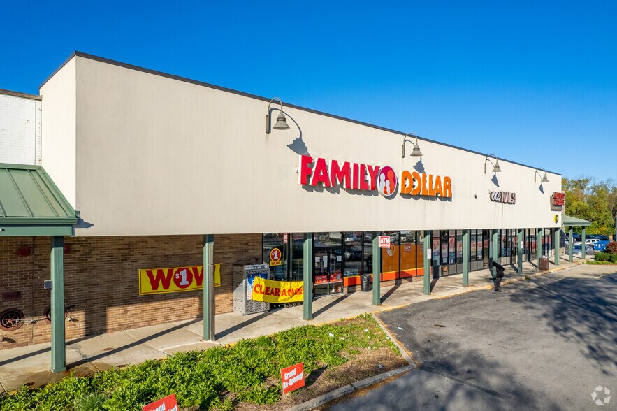 More Photos Of 94-120 S Orchard Dr, Park Forest Convenience Store For Sale