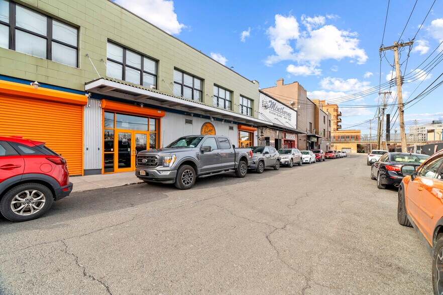 More Photos Of 181 Bay St, Staten Island Office For Sale