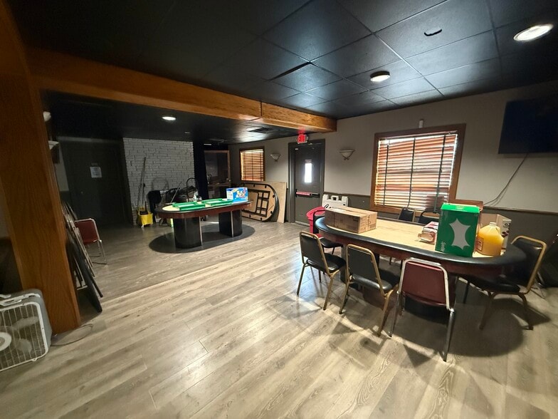 More Photos Of 7500-7504 N Main St, Dayton Bar For Sale