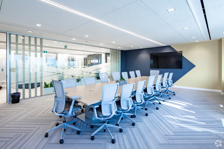 More Photos Of 1290 Central Pky W, Mississauga Office For Lease