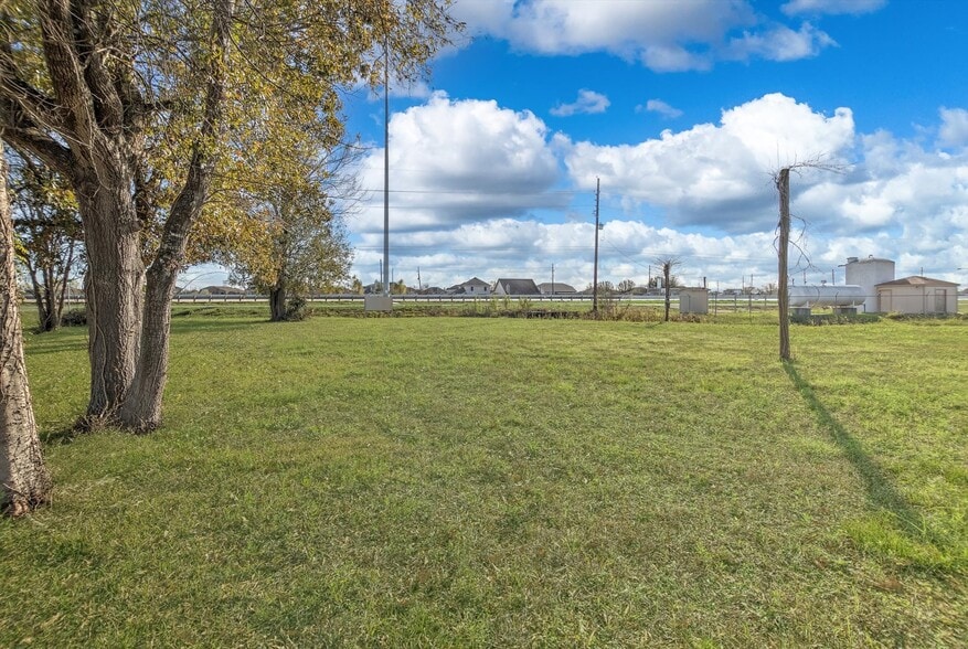 More Photos Of 8411 Meadowlark dr, Baytown Land For Sale
