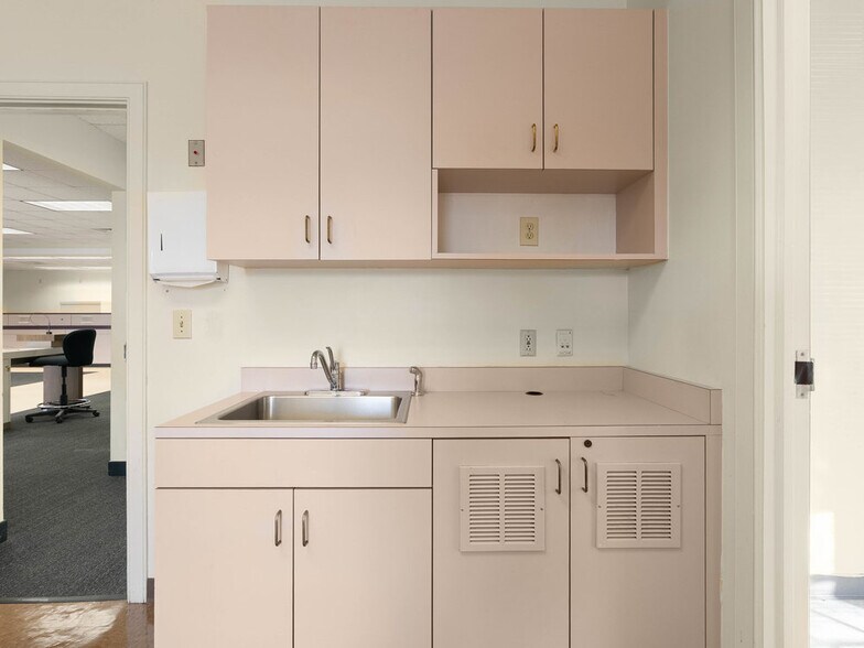 More Photos Of 79 S Main St, Inman General Retail For Sale