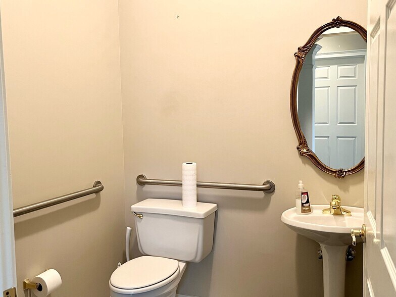 More Photos Of 500 Sun Valley Dr, Roswell Office For Sale