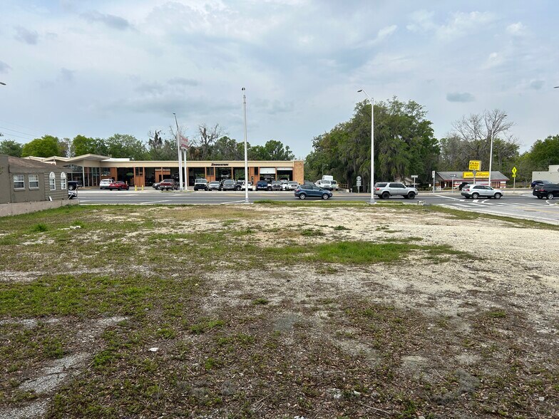 More Photos Of 207 S Pine Ave, Ocala General Retail For Sale