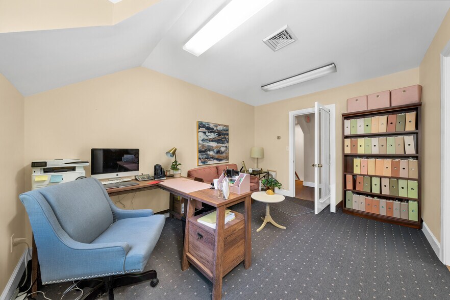 More Photos Of 58 Main St, Topsfield Office For Sale