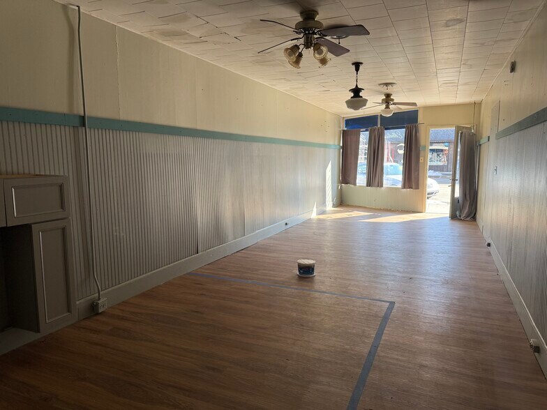 More Photos Of 615 W Main St, Mitchell Storefront For Sale