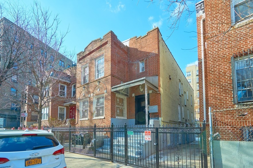 Primary Photo Of 1549 Selwyn Ave, Bronx Apartments For Lease