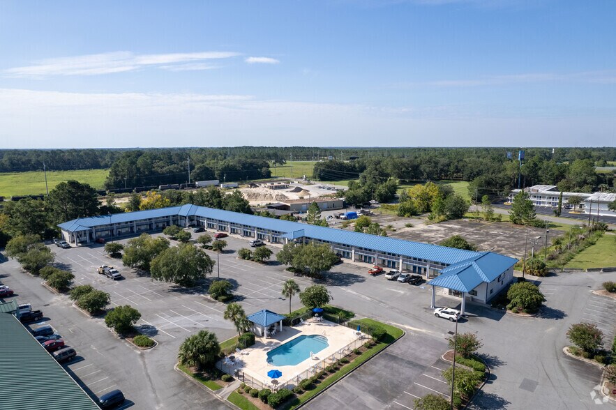 More Photos Of 1827 W Hill Ave, Valdosta Hotel For Sale