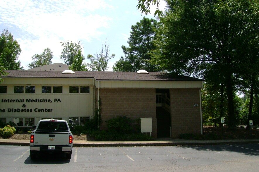 More Photos Of 103 Baines Ct, Cary Medical For Lease