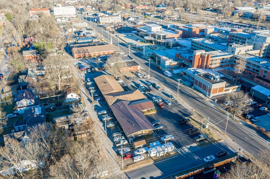 More Photos Of 2535 Broadway St, Paducah Office For Lease