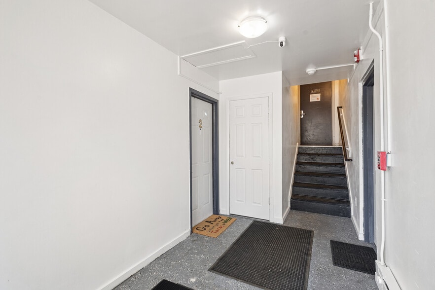 More Photos Of 525 N Arlington St, Kalamazoo Apartments For Sale