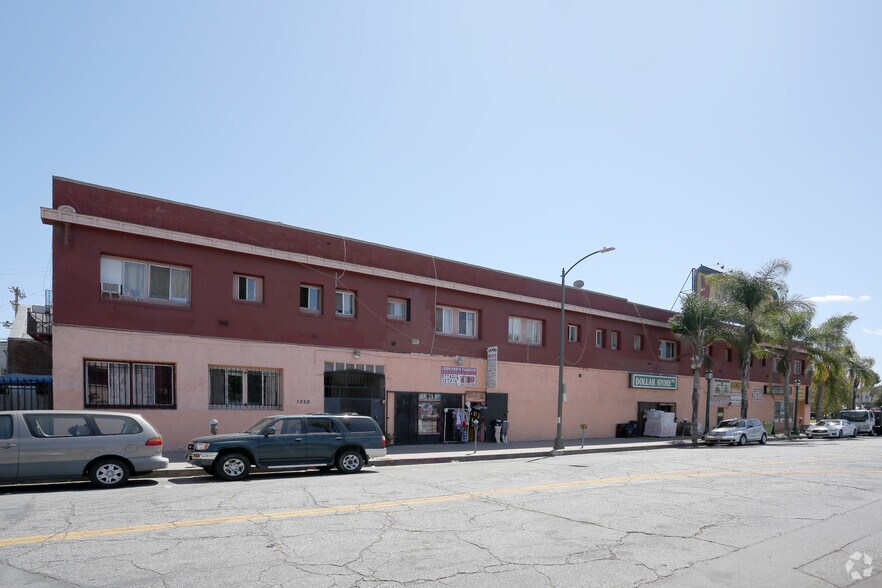 More Photos Of 1252 S Lake St, Los Angeles Storefront Retail Residential For Sale