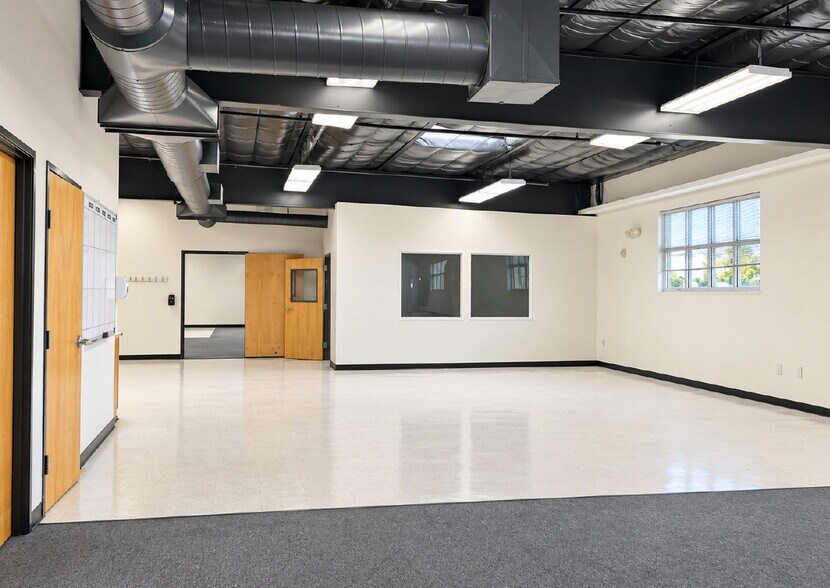 More Photos Of 1111 Menaul Blvd NE, Albuquerque Medical For Sale