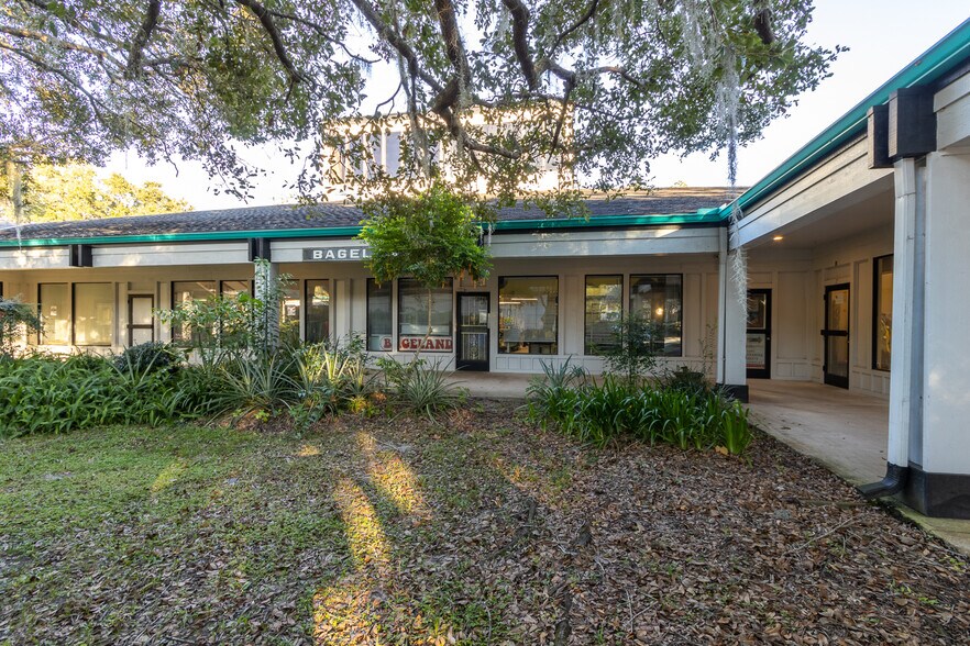 More Photos Of 2441 NW 43rd St, Gainesville Storefront For Sale