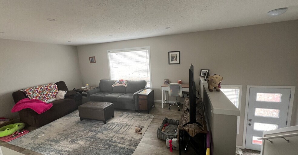 More Photos Of 5014 53 St, Camrose Apartments For Sale