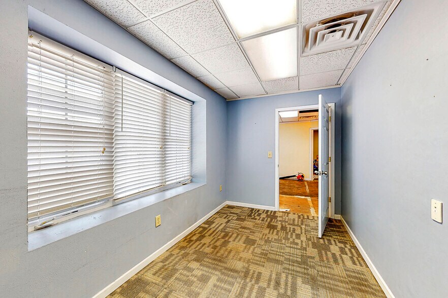 More Photos Of 3125-3133 N Prospect Rd, Peoria Freestanding For Lease