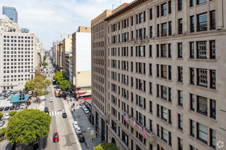 More Photos Of 742-748 S Hill St, Los Angeles Loft Creative Space For Lease