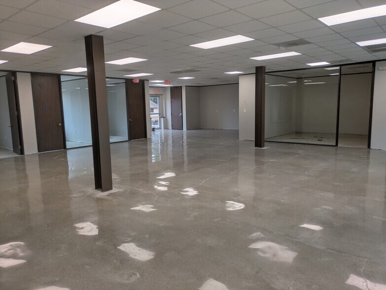 More Photos Of 16131 N Eldridge Pky, Tomball Storefront Retail Office For Lease