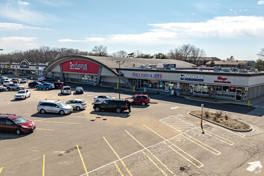 More Photos Of 5405-5497 S 76th St, Greendale Storefront For Lease