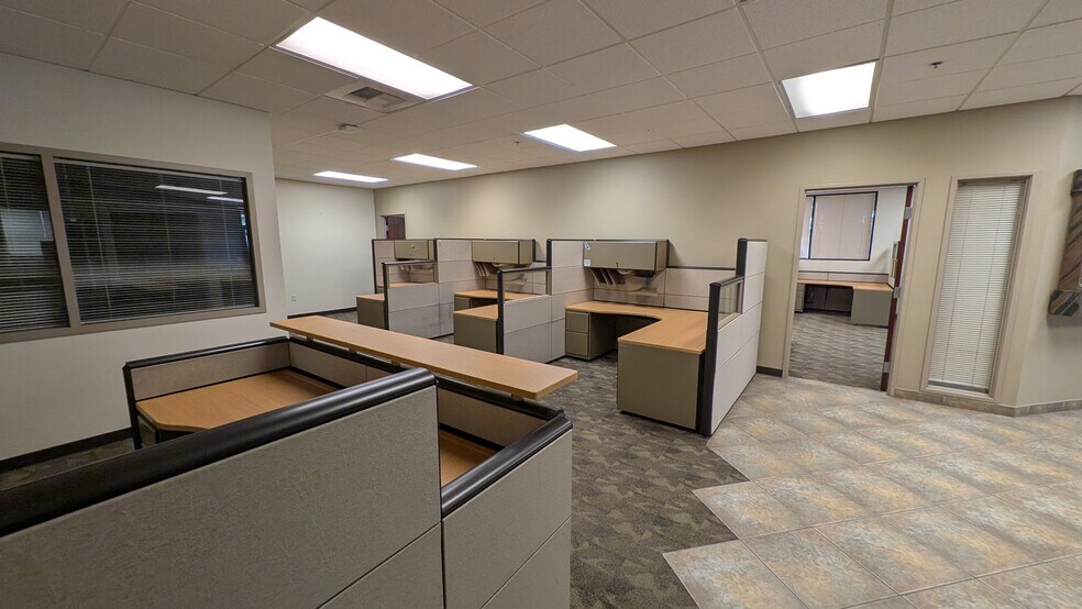 More Photos Of 5304 Roseville Rd, North Highlands Warehouse For Lease