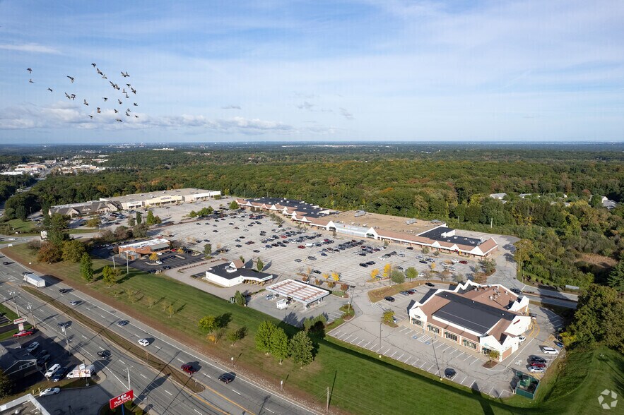 More Photos Of 300 Quaker Ln, Warwick Unknown For Lease