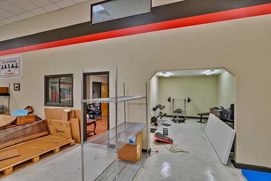 More Photos Of 200 NE Commercial Cir, Keystone Heights Unknown For Lease