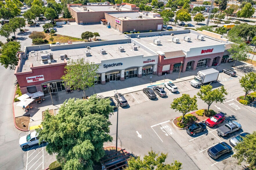 More Photos Of 6845-6855 Camino Arroyo dr, Gilroy General Retail For Lease