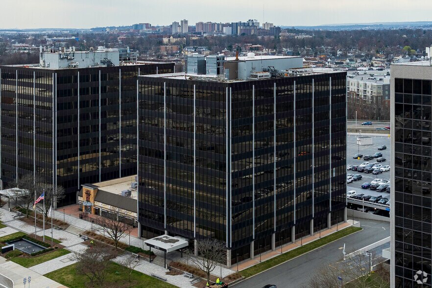 More Photos Of 411 Hackensack Ave, Hackensack Office For Lease