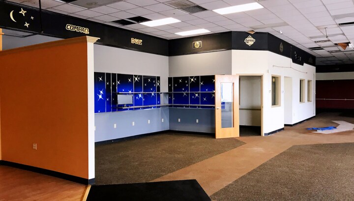 More Photos Of 1216-1218 N Lake St, Aurora Storefront Retail Office For Lease