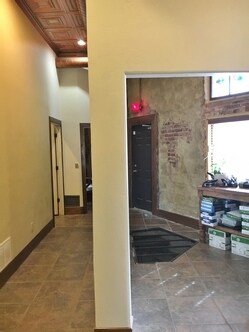 More Photos Of 1138 N Robinson Ave, Oklahoma City Office For Lease