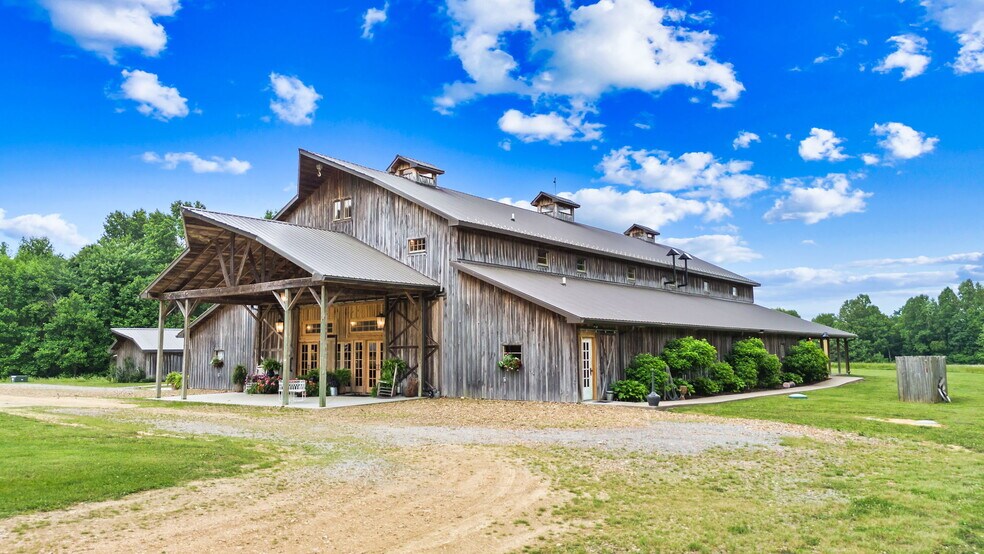 More Photos Of 6863 E Highway 80, Russell Springs Lodge Meeting Hall For Sale