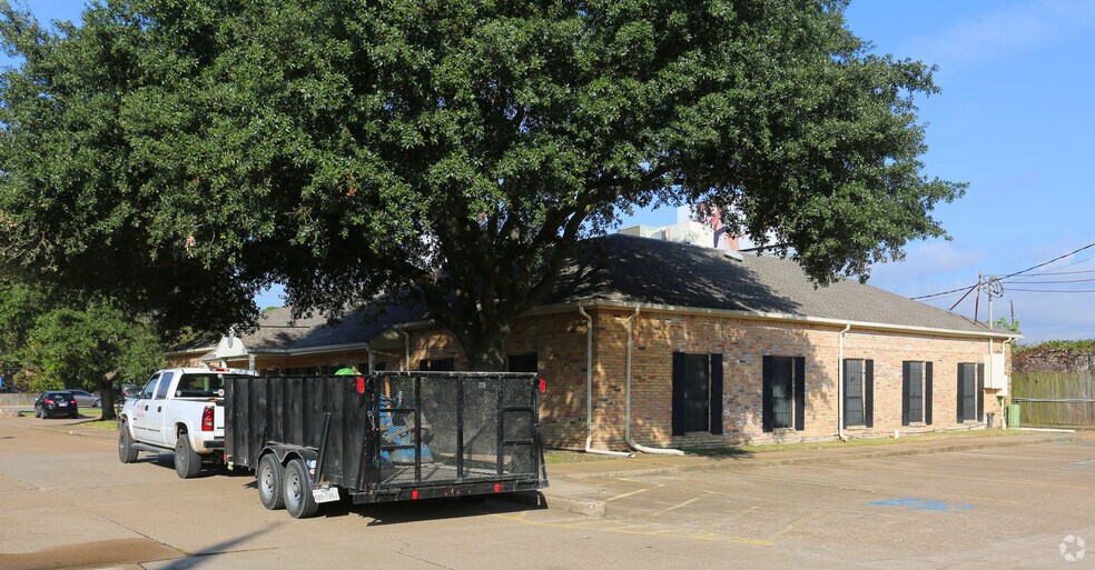 More Photos Of 4654 Highway 6 N, Houston Unknown For Lease