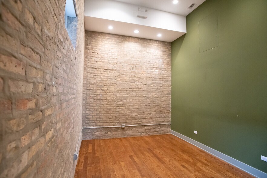 More Photos Of 2753 W Fullerton Ave, Chicago Apartments For Lease